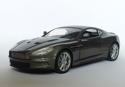 Aston Martin DBS 1:18