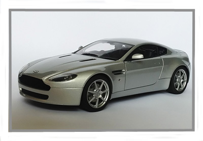 Aston Martin V8 Vantage 1:18